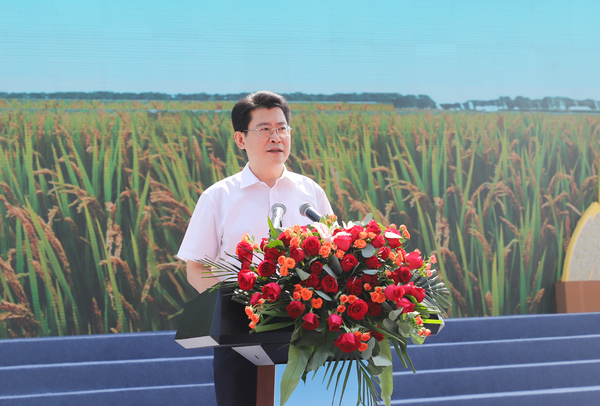 萍鄉(xiāng)市委副書記、市長劉爍致辭